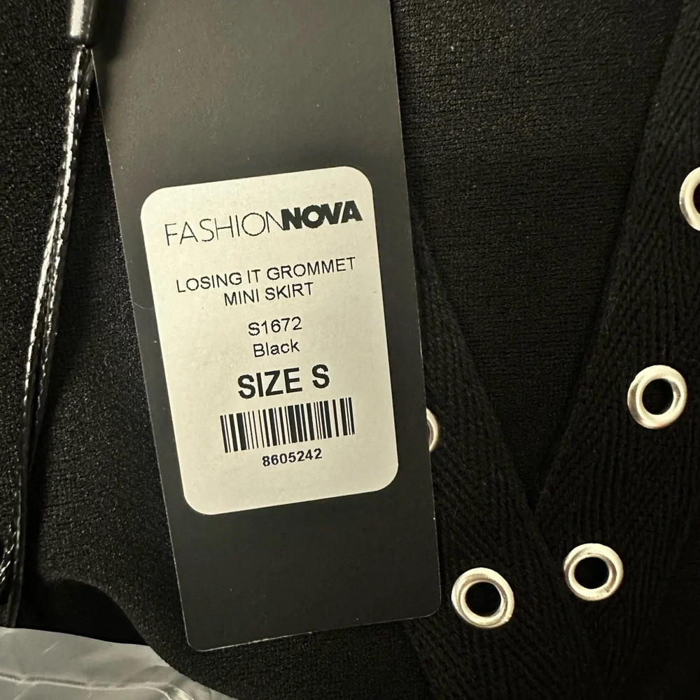 Fashion Nova Black Mini Skirt - Picture 4 of 5